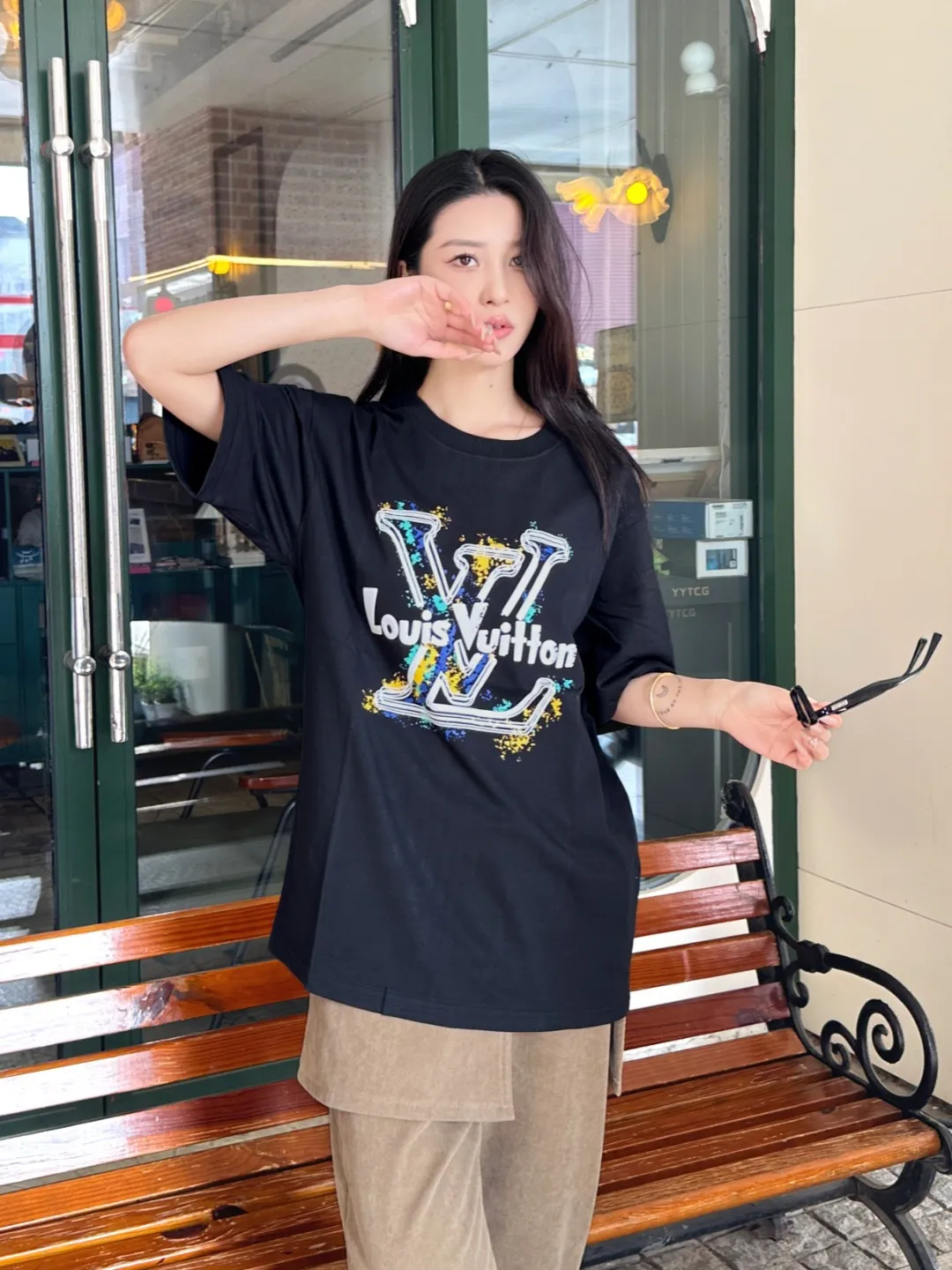 Louis Vuitton/Louis Vuitton graffiti large logo printed short sleeves